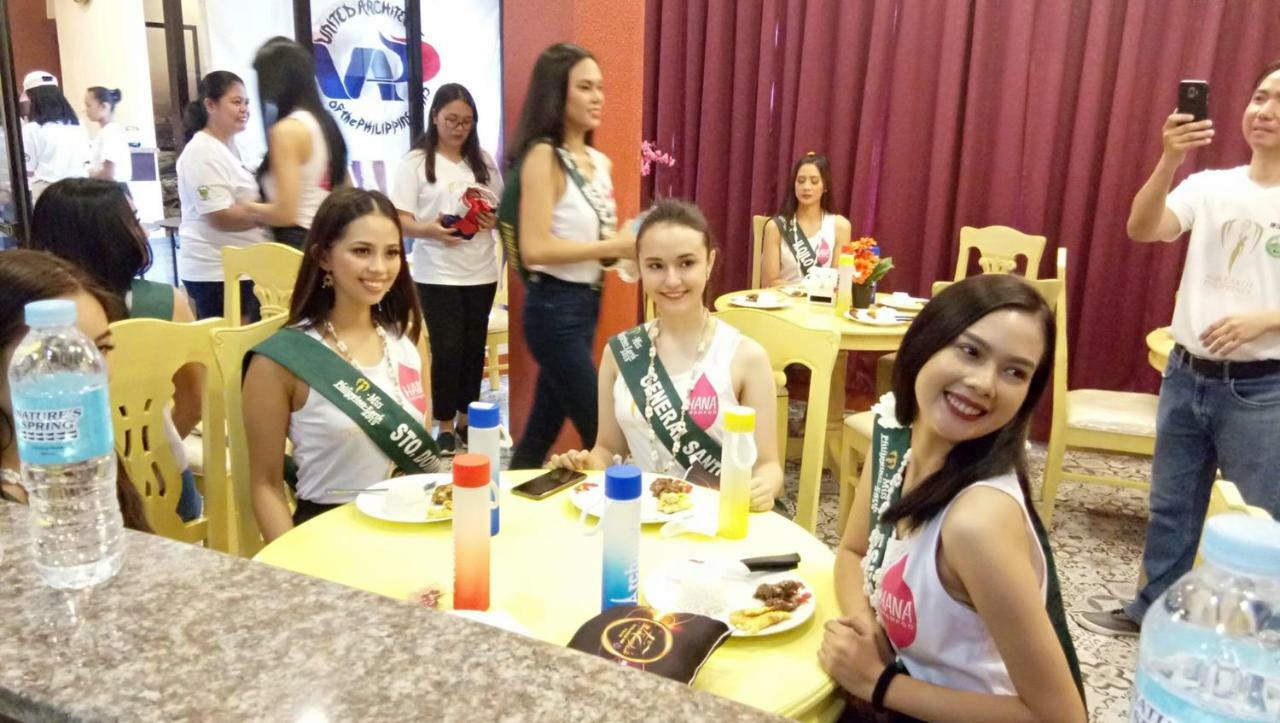 Elizabeth Hotel - Naga Pili  Esterno foto
