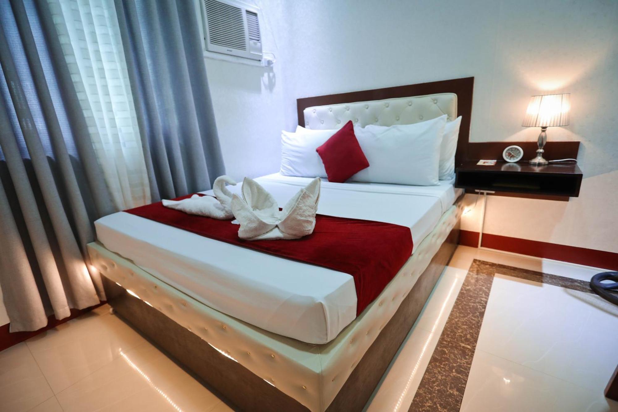 Elizabeth Hotel - Naga Pili  Esterno foto